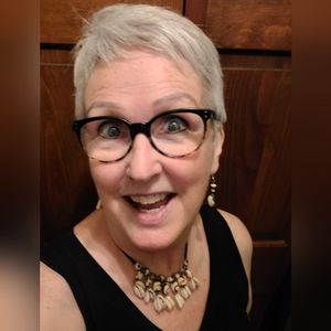 Meet your Posher, Lori